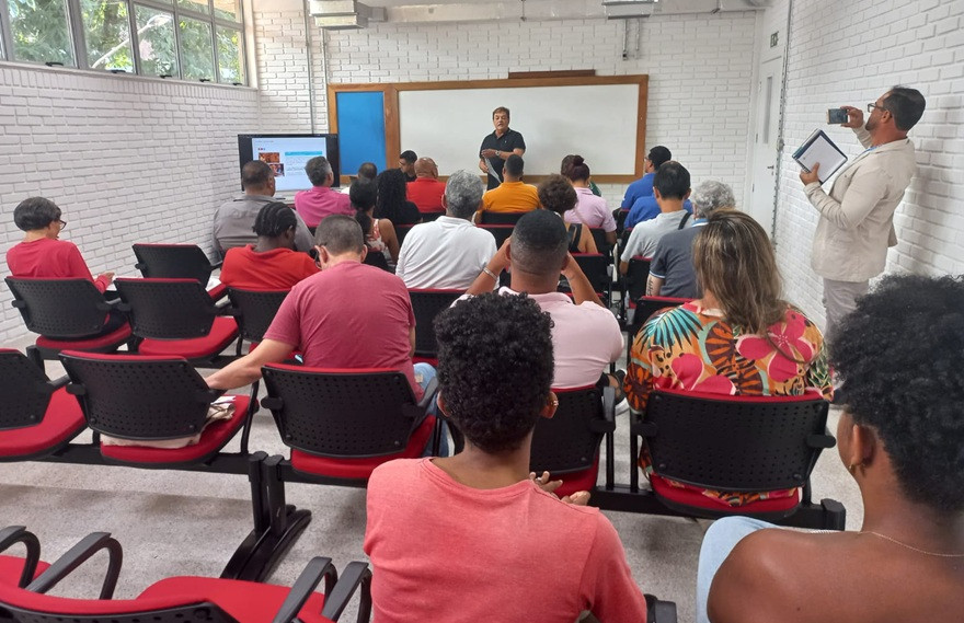 CTB, centrais e sindicatos debatem projeto da TVT na Bahia