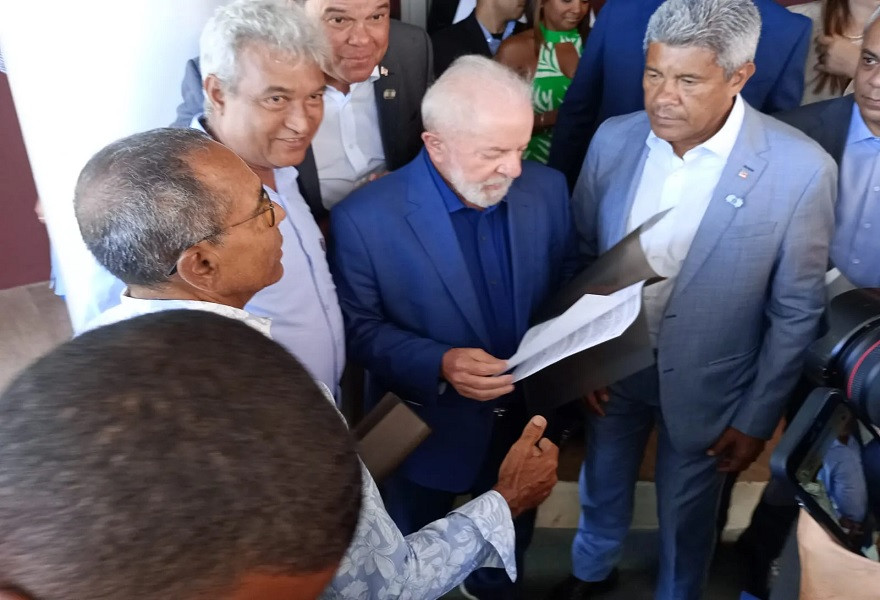 Metalúrgicos entregam carta a Lula e Jerônimo "pedindo socorro" para Caraíba