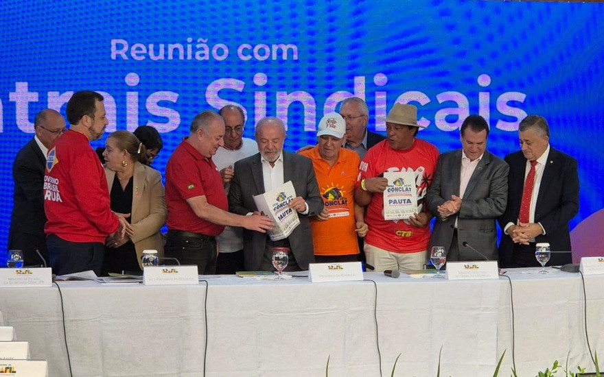 Centrais entregam pauta a Lula e Rosa de Souza destaca dia histórico   