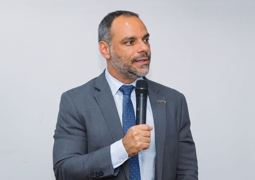 Augusto Vasconcelos destaca urgência de proteção para trabalhadores de aplicativo