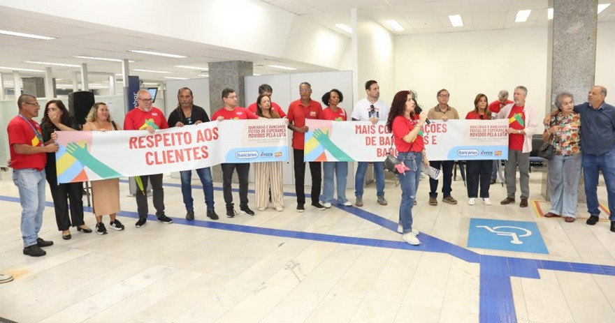 Bancários intensificam campanha com negociação e ações nos bancos