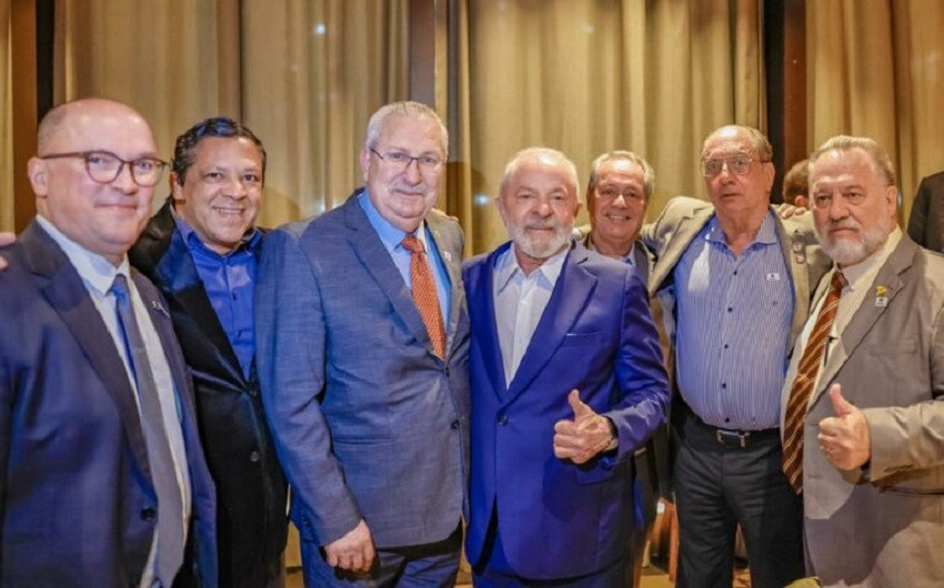 Adilson exalta presença da CTB e centrais na comitiva do presidente Lula nos EUA