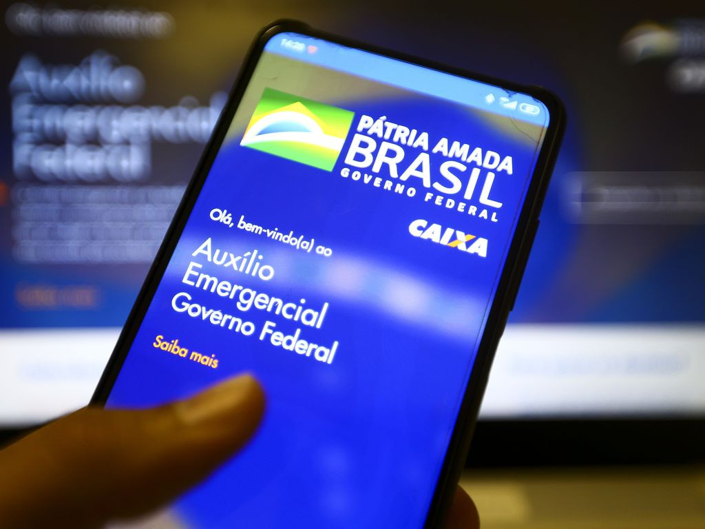 Redução do auxílio emergencial devolverá 11 milhões à pobreza