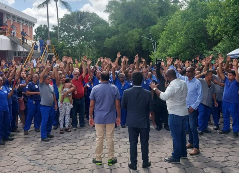 Com garra, metalúrgicos conquistam reajuste de 5,18% e mantém direitos  