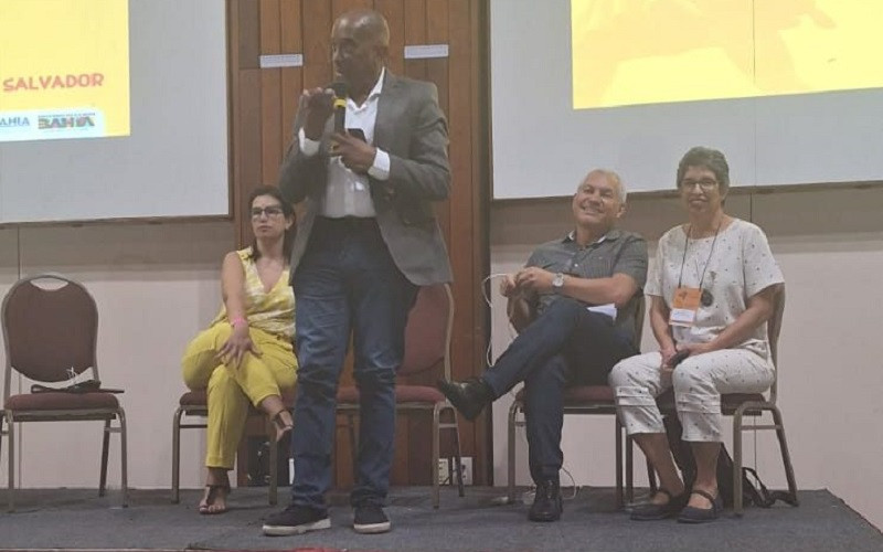 “Lutamos por um Plano de Carreira que valorize os profissionais de ensino”, diz Rui na COEED