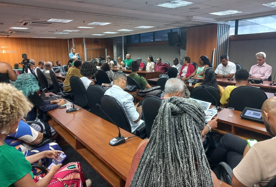 Ato na Assembleia Legislativa lembra tentativa de golpe no Brasil