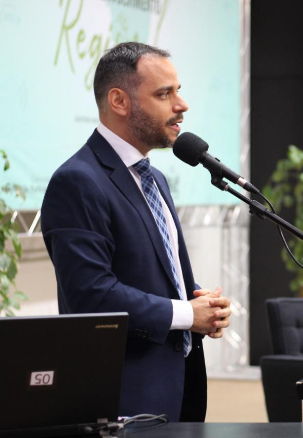 Augusto Vasconcelos defende a aprovação de um projeto de lei que torne automática a correção da tabela do impostos