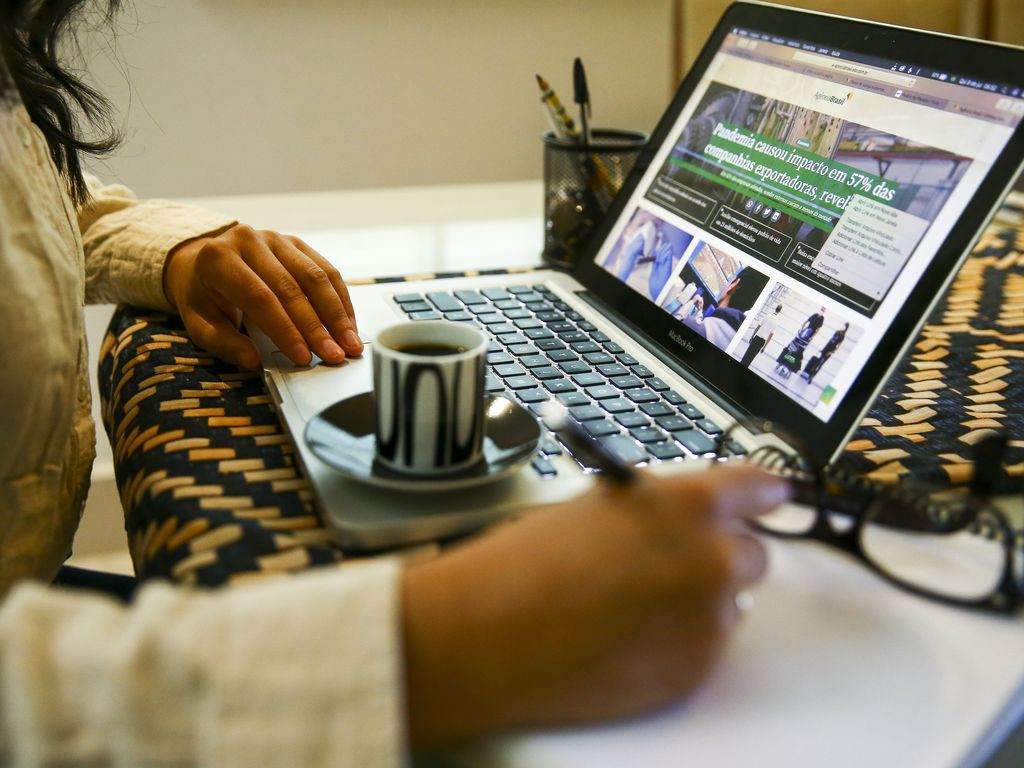 Senado pode votar regulamentação de trabalho remoto, sem ouvir sindicatos e operadores do direito