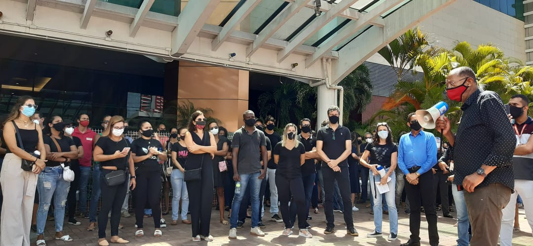 Em ato, Sindicato defende presença no comitê de crise da pandemia