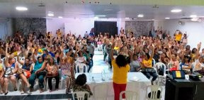 Rede Municipal: Trabalhadores em educação decidem entrar em  greve