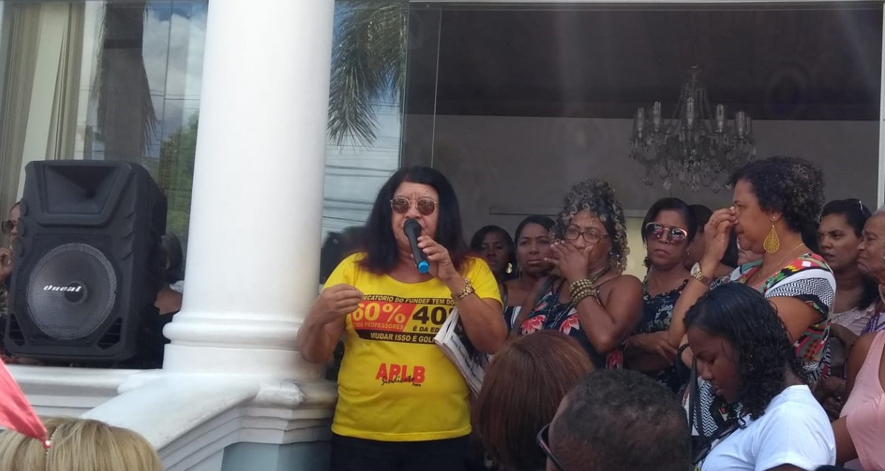 Professores da Rede Municipal de Feira de Santana continuam em greve