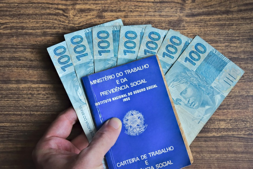 Mais de 40 milhões de trabalhadores simulam crédito consignado para CLT