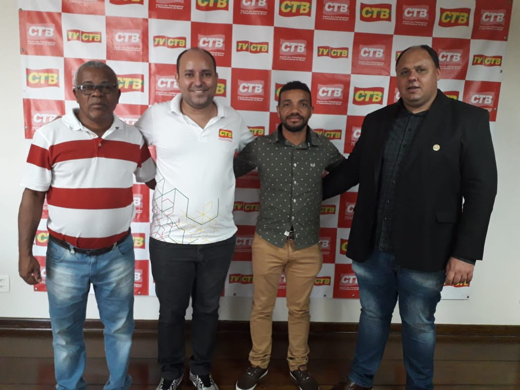Lideranças rurais visitam a sede da CTB em São Paulo