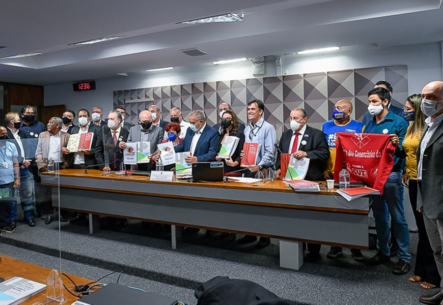 No Senado, Centrais denunciam falácia da reforma trabalhista: “Não gerou um só emprego”