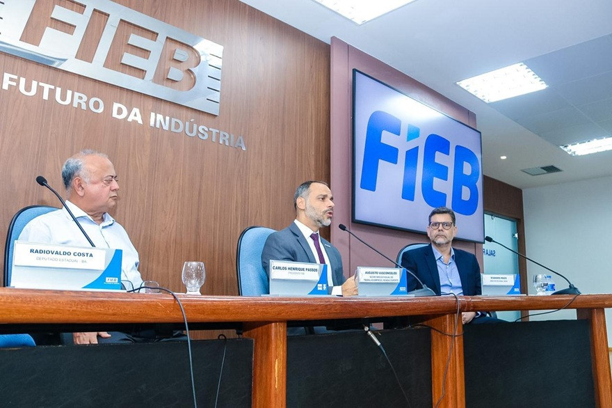 Augusto Vasconcelos debate empregos no setor de petróleo e indústria naval