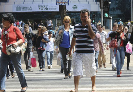 Classe C, cuja ascensão marcou governos Lula, despenca na miséria