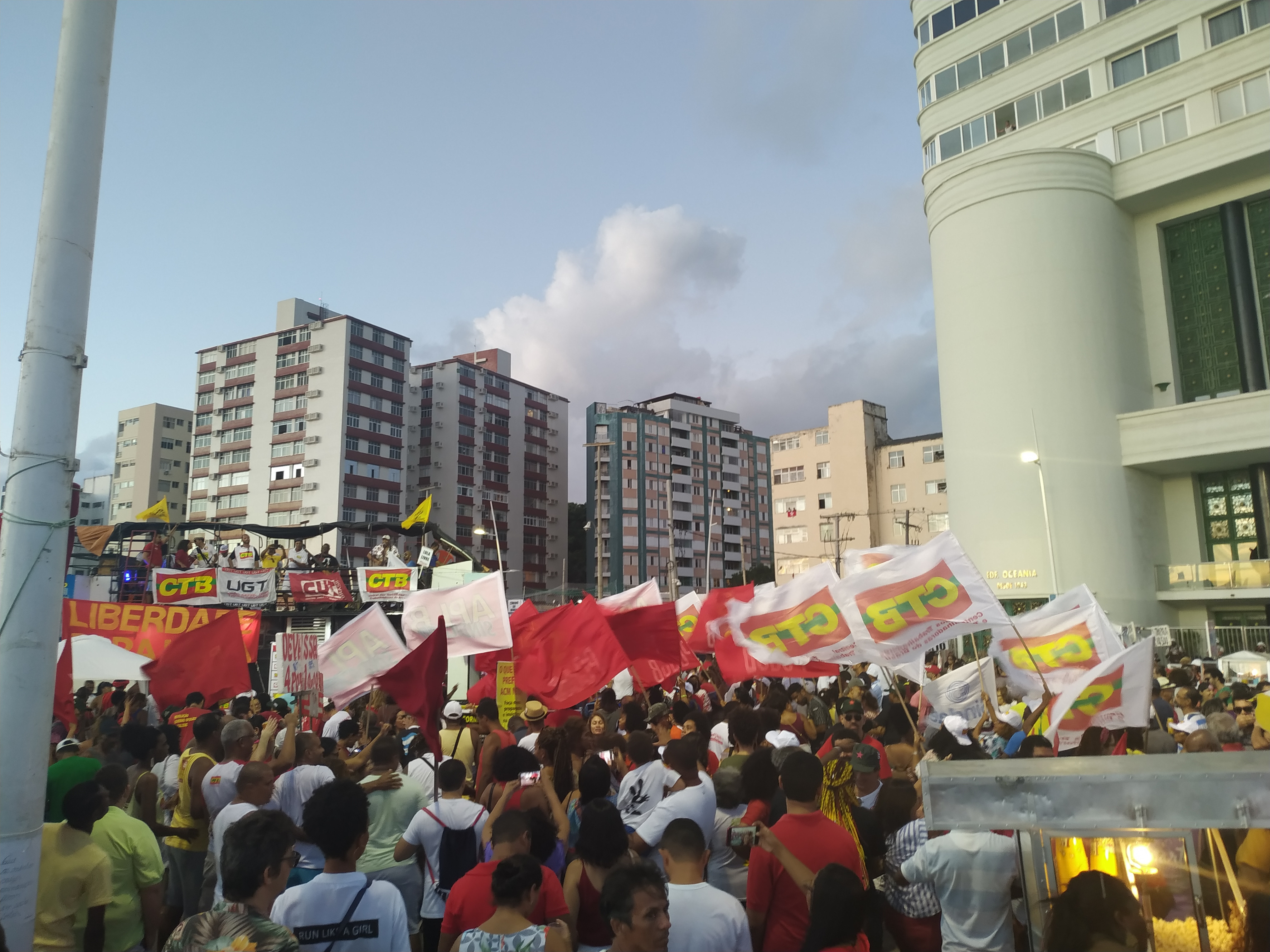 1º de Maio: Trabalhadores contra a reforma da previdência, rumo a greve geral !
