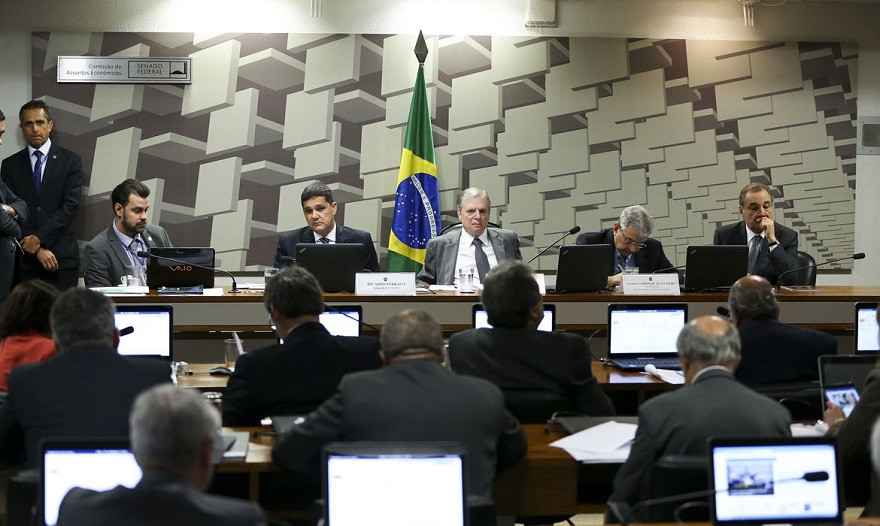Diap alerta: senadores planejam ataques aos trabalhadores