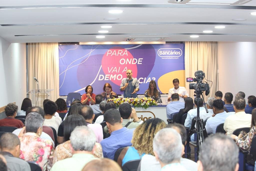 Democracia em debate no auditório do SBBA
