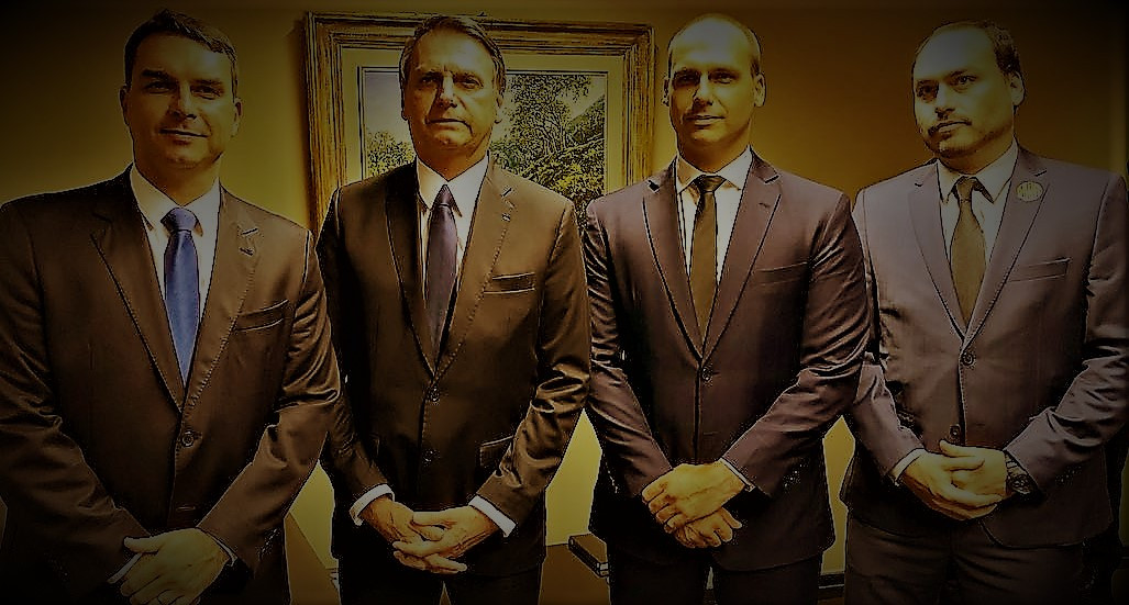 Facebook derruba rede de fake news ligada à família Bolsonaro