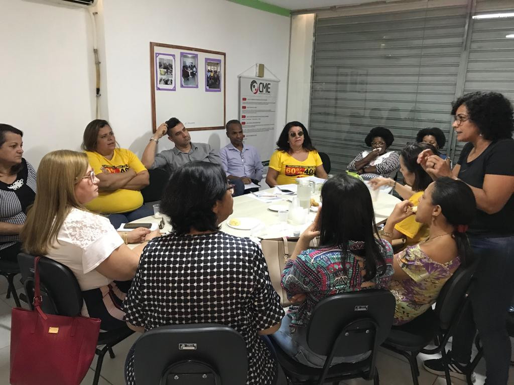 Trabalhadores em educação ocupam a SEDUC e secretária atende a categoria