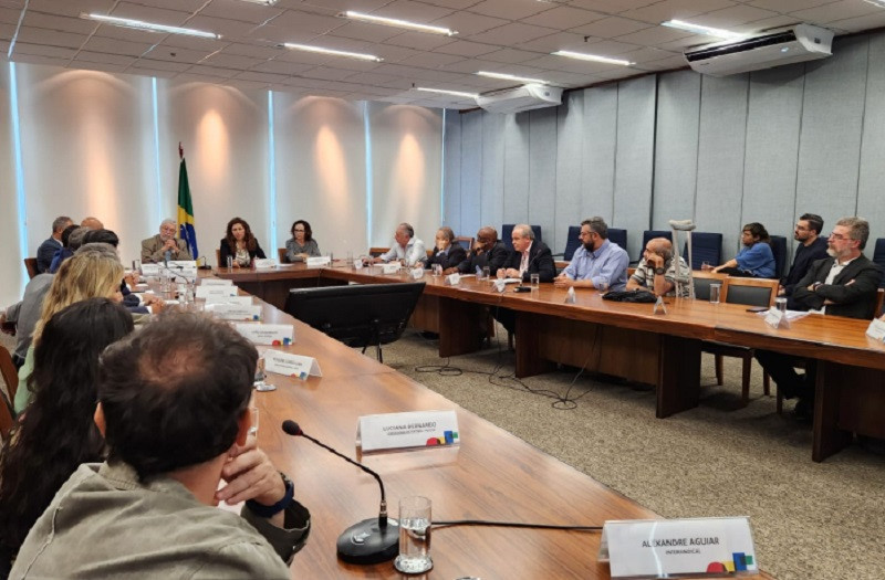 Lula institui Grupo de Trabalho para negociação coletiva no setor público