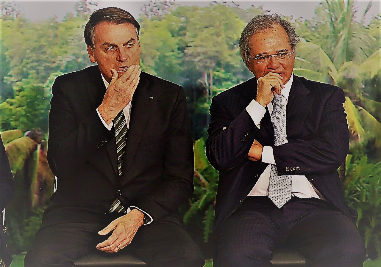 Crise se agrava e Bolsonaro reafirma intentos autoritários
