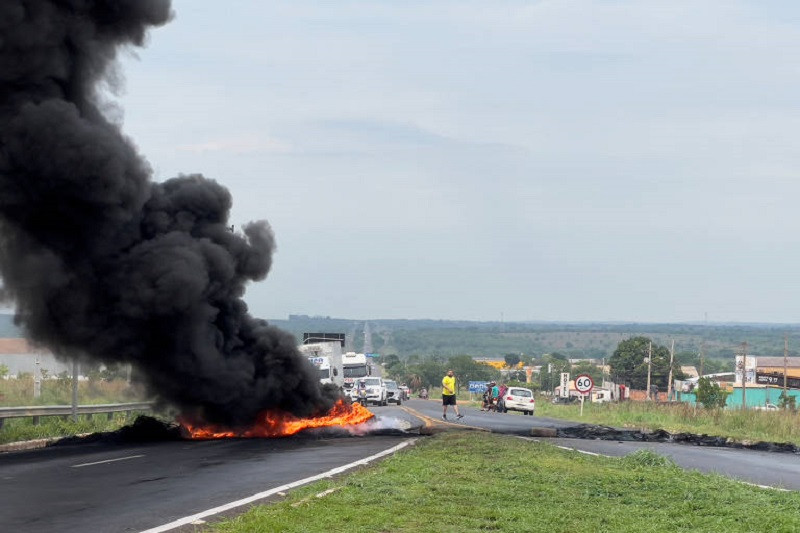 Nota das centrais sindicais sobre os bloqueios de rodovias: Eleições legítimas e povo soberano